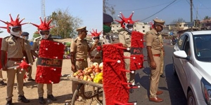 Tetep Ngeyel Keluar Rumah, Polisi India Gunakan Kostum Corona untuk Peringatkan Warga
