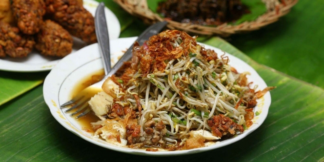 15 Makanan  Enak  di  Surabaya  yang Murah Meriah dan Nggak 