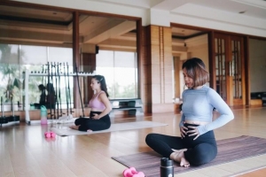Rajin Olahraga Saat Hamil, Ini Momen Nikita Willy Lakukan Prenatal Pilates Bareng Sahabat