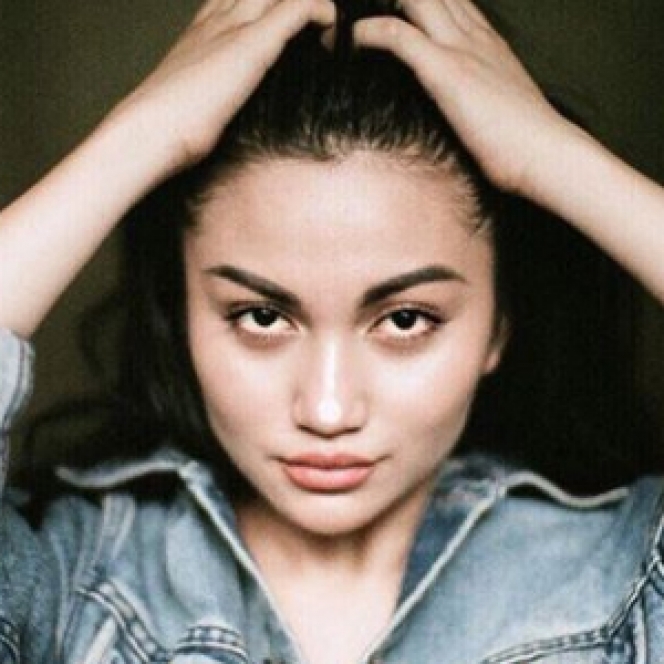 5 Artis Cantik Indonesia Pemilik Bibir Seksi Nan Meng 