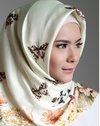 Dream Choice: Ragam Hijab Segiempat untuk Tampil Simpel