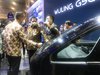 Menko Airlangga kunjungi salah satu booth otomotif milik Wuling di GIIAS 2021