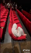 Tertidur di bioskop