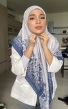 Cukup Dua Langkah, Hijab Square Motif Langsung Rapi