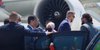 Terkuak, Sosok Bule Gondrong yang Kawal Ketat Jokowi di Bandara Polandia
