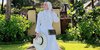 Resort Wear Adelia Pasha, Padukan Dress Santai dengan Hijab Turban