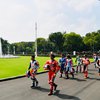 Gaya Presiden Jokowi Sambut Pembalap MotoGP di Istana