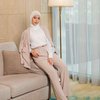 Potret Dara Arafah Dukung Anak Muda Berekspresi Lewat Hijab