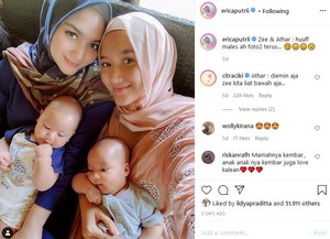 Kayak Kembar, Gaya Kompak Cira Kirana dan Erica Putri Momong Anak 