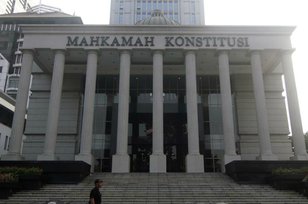 Kuasa Hukum Prabowo-Sandi Persoalkan Kenaikan Gaji PNS Jelang Pilpres