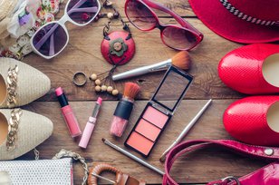 Trik Menyimpan Makeup Saat Traveling Agar Tak Hancur