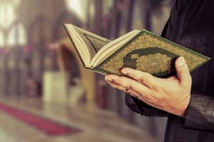 Bacaan Surat al-Kafirun Arab, Latin, Arti Bahasa Indonesia & Keutamaannya