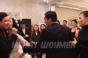 Pengantin Wanita Nekat Cium MC Usai Lihat Pasangan Peluk dan Dansa dengan Mantan