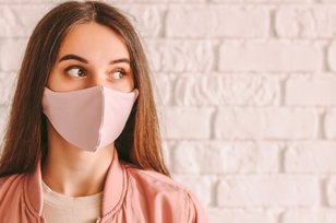 5 Brand Masker Rekomendasi Dokter yang Aman & Nyaman