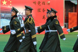 China Potong Gaji Pegawai Negeri Hingga 25 Persen