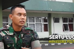 Sujud di Kaki Ibu Pas Wisuda, Penjual Gorengan yang Dulu Diremehkan Kini Jadi Prajurit TNI