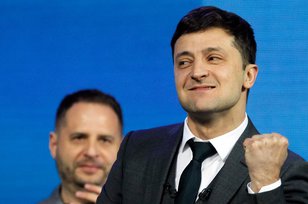 Jaket Bulu Sederhana Presiden Ukraina Laris Terjual Rp 1,6 Miliar