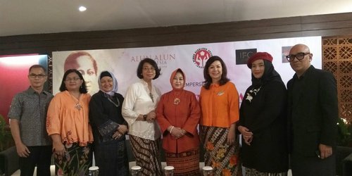  Rayakan Kartini, 8 Desainer IFC Pamer Koleksi Etnik