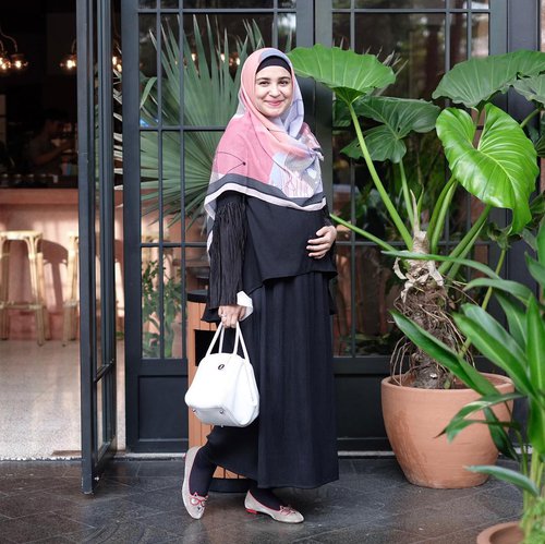  Shireen  Sungkar  Makin Stunning dengan Busana Syari 