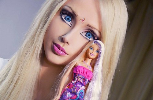  Barbie doll makeup/http://victoriasglamour.com