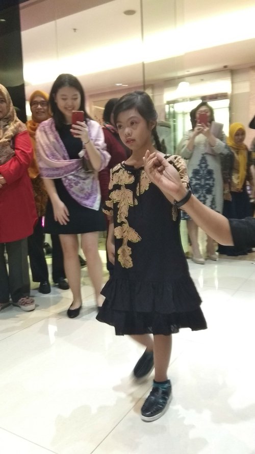 Unjuk Bakat Anak Down Syndrome Di Fashion Show Batik Dream