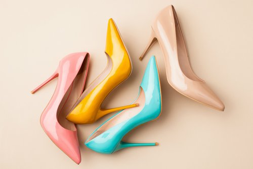  Pointed shoes