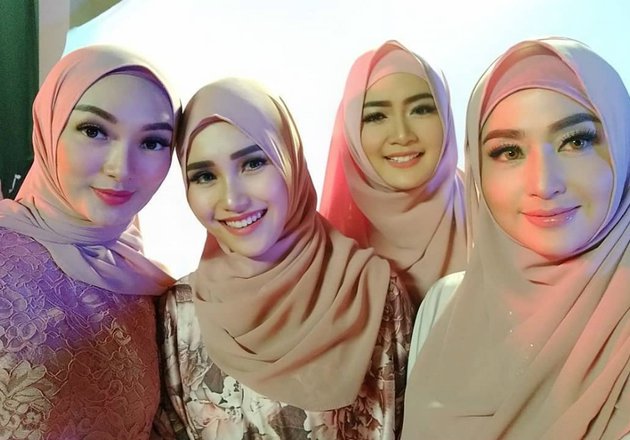 Sederet Artis  Pakai  Hijab  Siapa yang Paling Bikin 