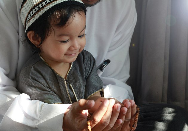 Nabi Muhammad Ingatkan Orangtua Ajarkan Adab Pada Anak  Parenting 