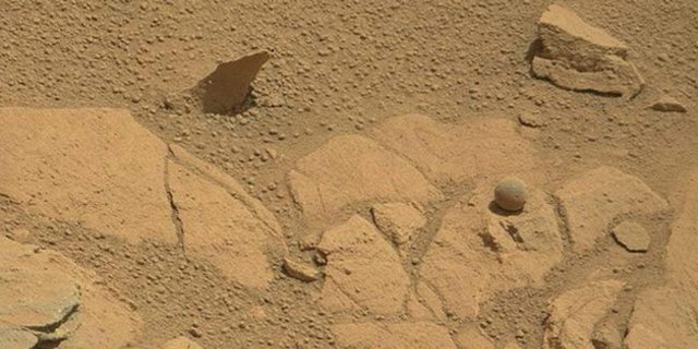 Bola Sepak Ditemukan di Planet Mars