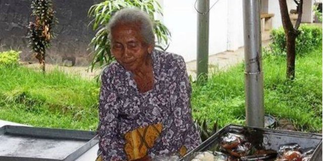 `Hidup Tak Semanis Kue Nenek` 