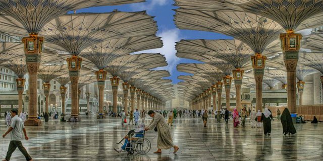 Kumandang Azan Menakjubkan di Masjid Nabawi