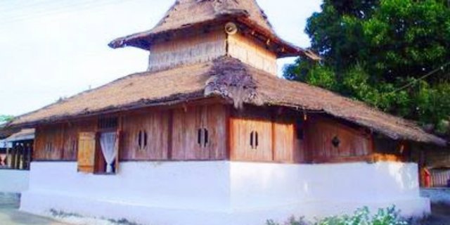 Riwayat Aneh Masjid `Sagu` Maluku 