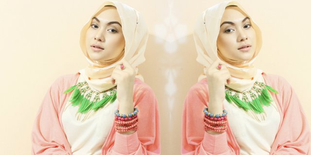 Tiananana: Tips Menentukan Warna Hijab Berdasarkan Rona Kulit