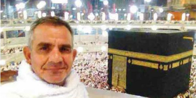 Jalan Kaki 300 Hari dari Austria ke Mekah, Demi Adik