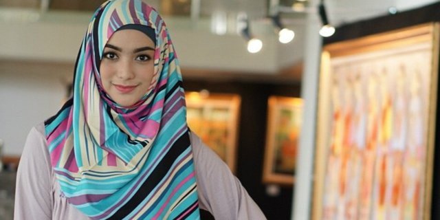 Pose-pose Cantik Citra Kirana Berhijab