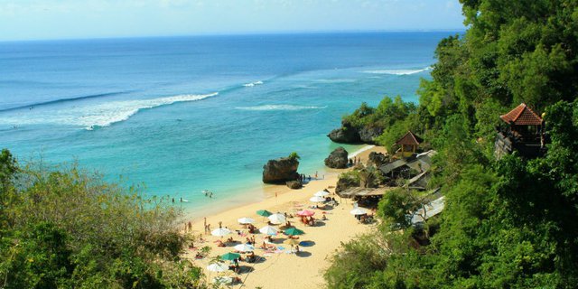 10 Pantai Terbaik di Indonesia Pilihan Penjelajah Dunia