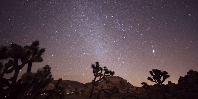 Malam Ini Puncak Hujan Meteor Langka