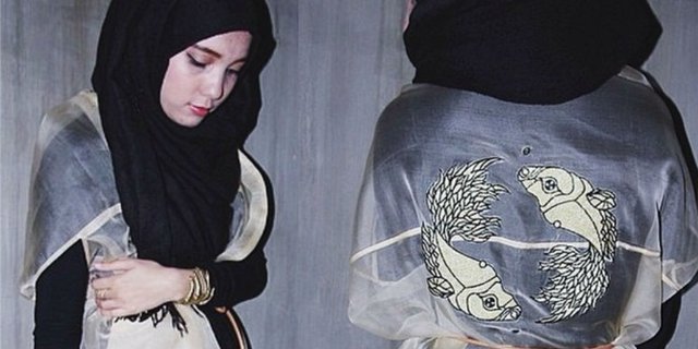 Tampil Elegan dengan Hijab Hitam