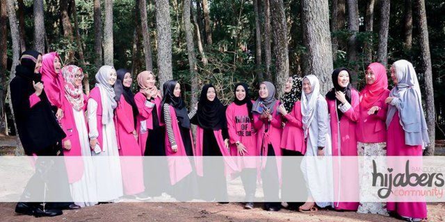 Hijaber Bandung: Menikah di Jalan Allah