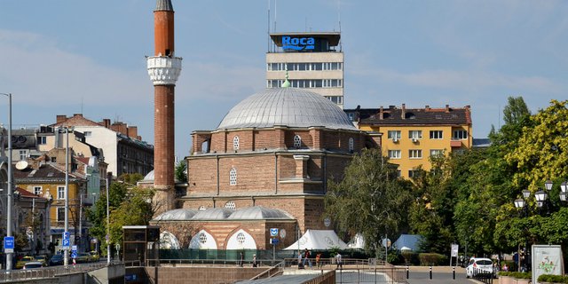Menguak Keindahan Masjid Kuno Sofia