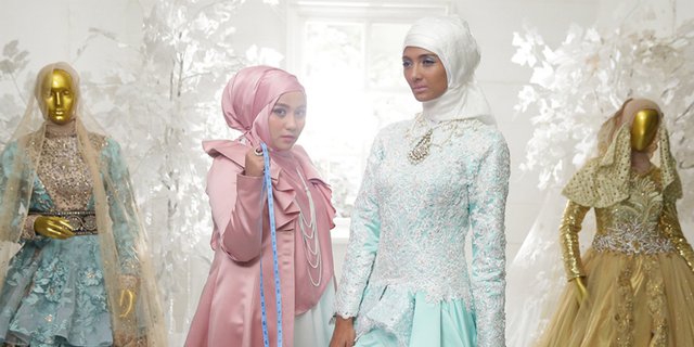 Anniesa Hasibuan: Desainer Muslimah di Fashion Show New York