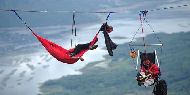 Slackline, Idola Baru Wahana Uji Nyali Traveler