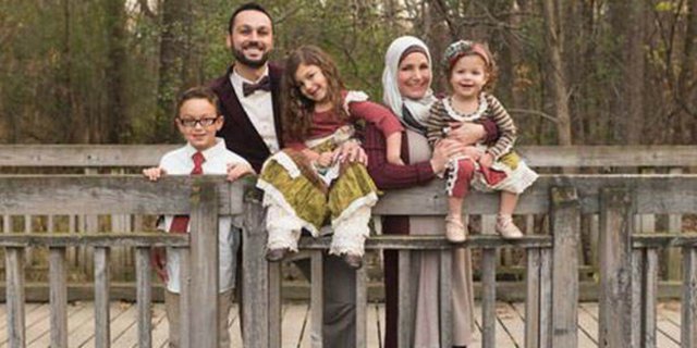Usir Keluarga Muslim, Maskapai United Airlines Minta Maaf