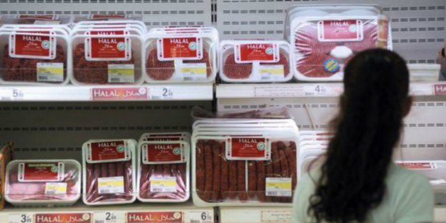 AS Penasaran dengan Aturan Halal di Indonesia