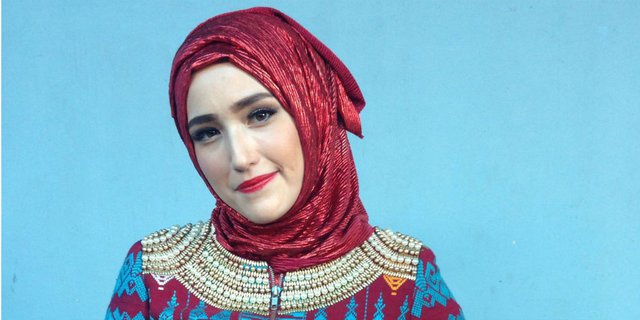 Pasha Sempat Tak Beri Izin Istri Berhijab, Kenapa?