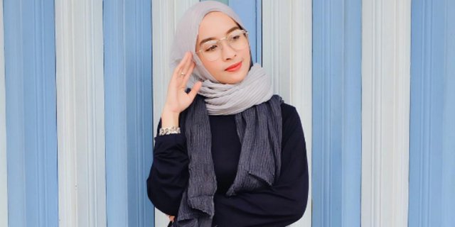 Ellend Muzzakky: Intip Tutorial Makeup dan Hijab untuk Lebaran