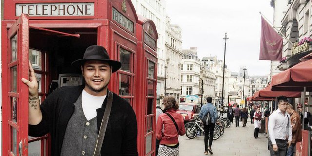 Gaya Berlibur Ivan Gunawan di London