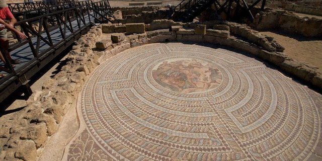 Cerita di Balik Mozaik Indah Peninggalan Yunani Kuno
