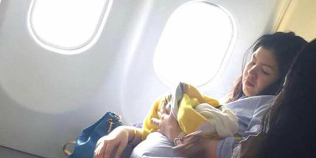 Lahir di Pesawat, Bayi Ini Gratis Terbang Seumur Hidup
