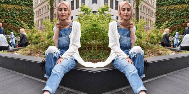 Mira: Trik Kenakan 'Overall' Denim untuk Hijaber